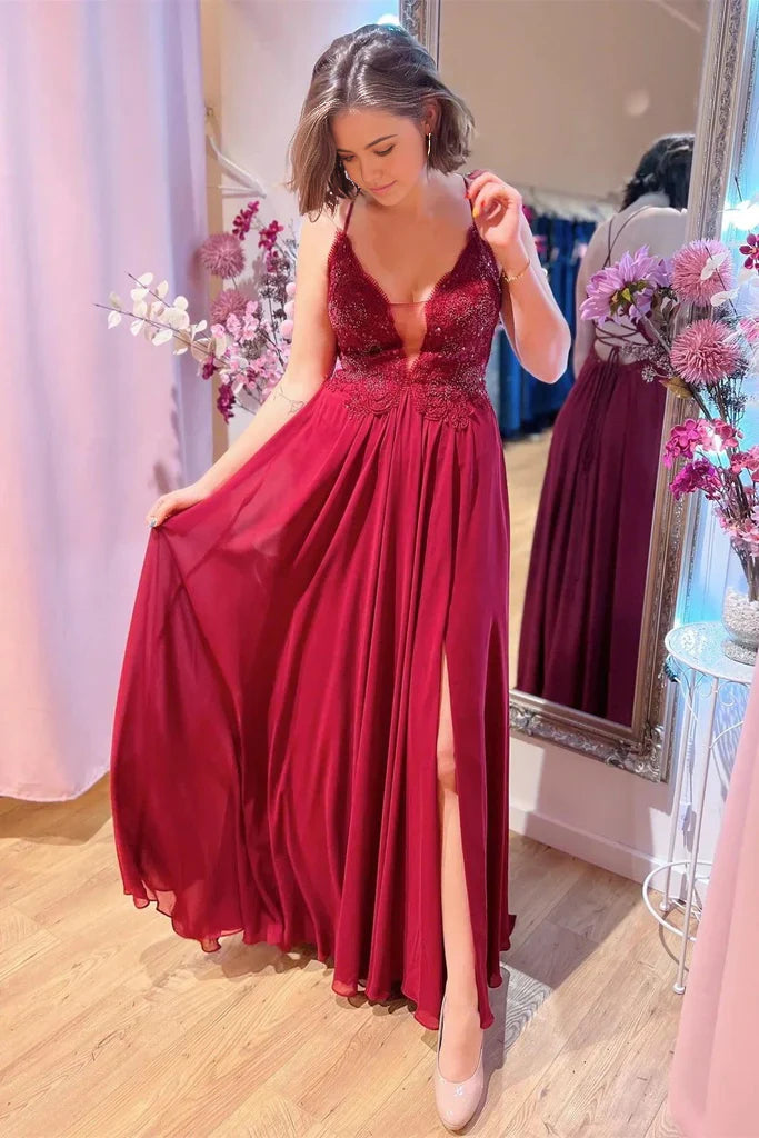 Vestido de fiesta largo con escote en V, corte A, burdeos, escote pronunciado, apliques de cuentas y abertura